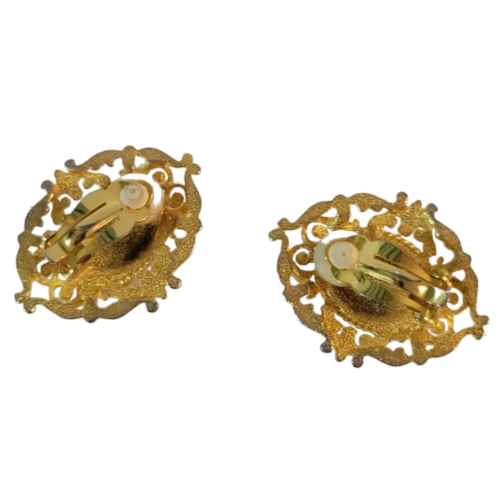Vintage Reticulated Clip On Earrings